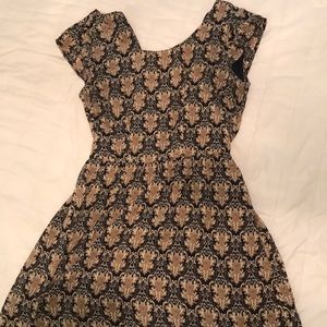 Patterned dress for small-Petite women